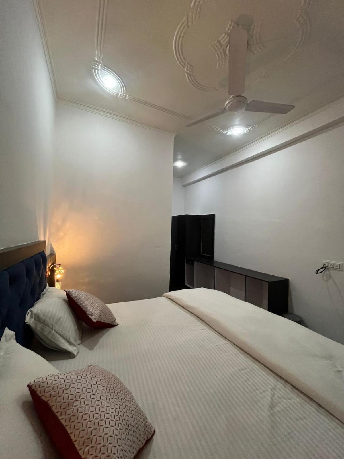 La Calma Homestay Khajurāho Exterior foto
